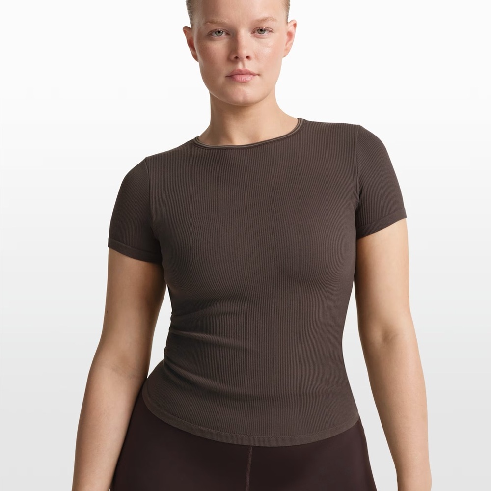 SKIMS x Nike Seamless Ribbed Short Sleeve Tee